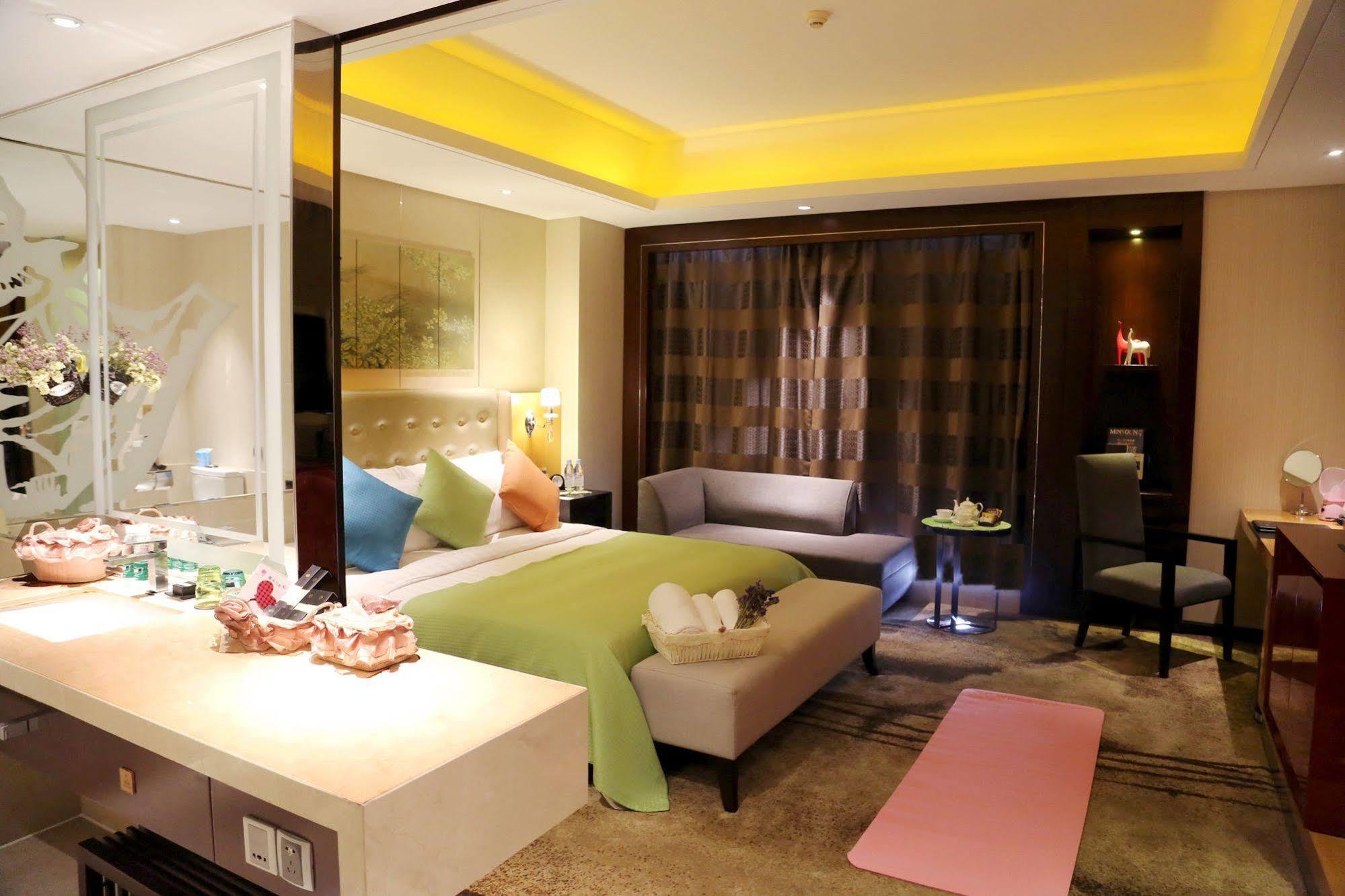 Lia! Chengdu Hotel Buitenkant foto